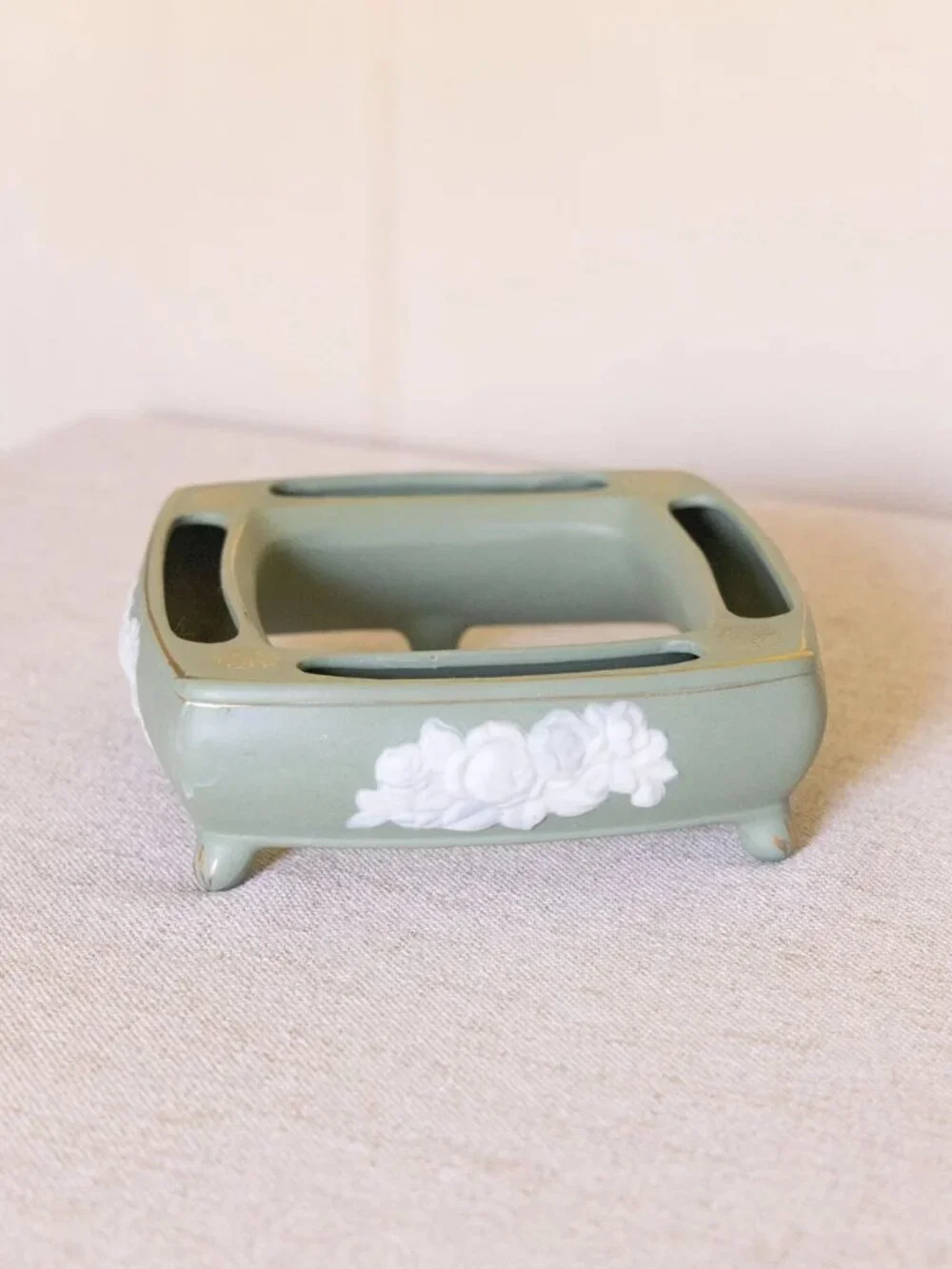 Medium Matte Green & Off-White Ceramic Jasperware Flower Arranger